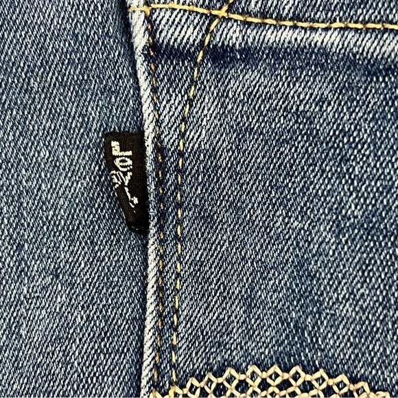Levi's 512 Perfectly Slimming Straight Leg Blue Wash Jeans - Picture 12 of 16